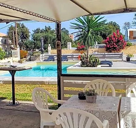 Catamaran Corfu Hotel de apartamente 3*